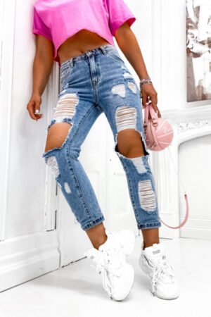 Marissa plėšyti mėlyni džinsai