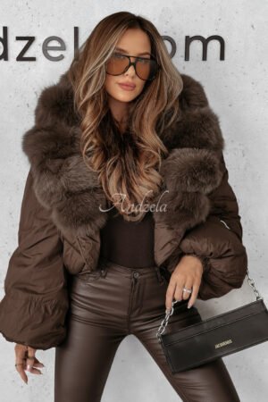 Trumpa pūkinė striukė su kailiu „Snow Thanks“ šokolado spalvos