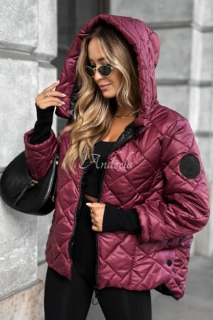 „Just The Wind“ burgundiško stiliaus dygsniuota striukė su gobtuvu