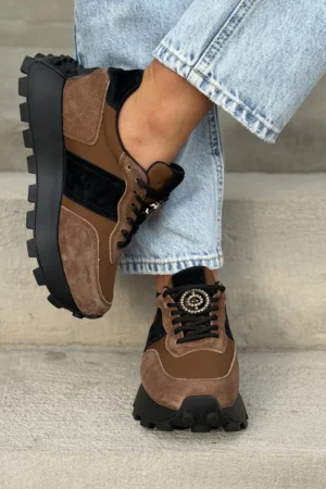 Lengvi kaip plunksna HAVANA BROWN BLACK sportbačiai su aukštesniu padu, natūrali oda